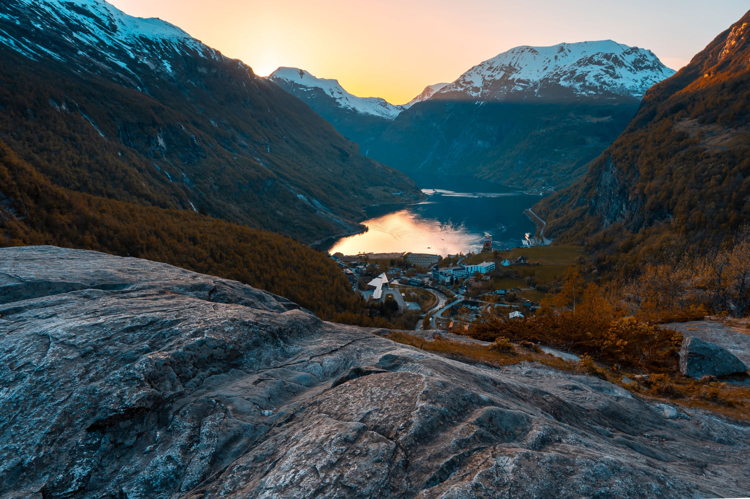Bild von Geiranger vom Berg aus fotografiert